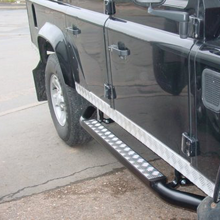 CLASSIC DEFENDER 110 XS 5DR SIDE STEPS - CHEQUERPLATE