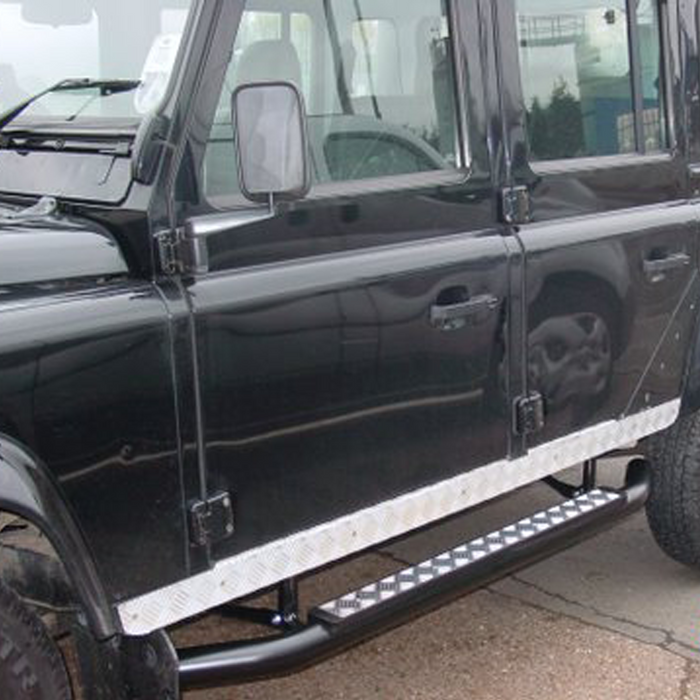 CLASSIC DEFENDER 110 XS 5DR SIDE STEPS - CHEQUERPLATE